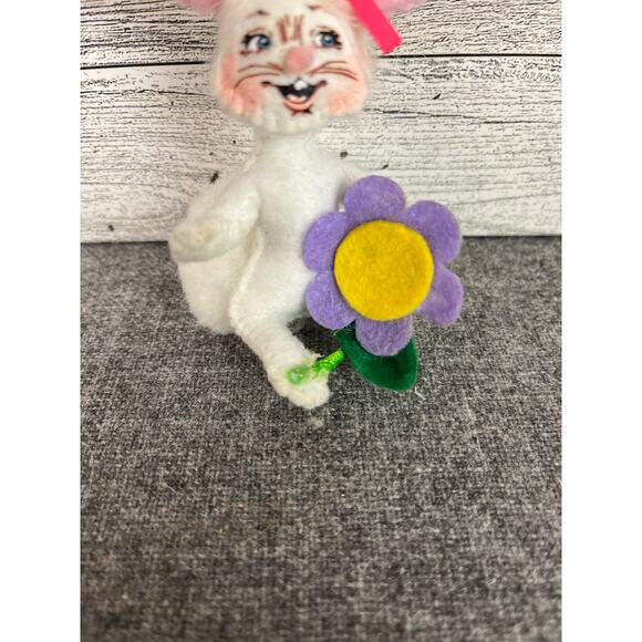 3 inch Annalee MINIATURE EASTER BUNNY White Bunny Purple Flower #202016 - Picture 3 of 7